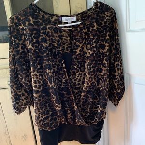 JENNIFER LOPEZ Cheetah print top